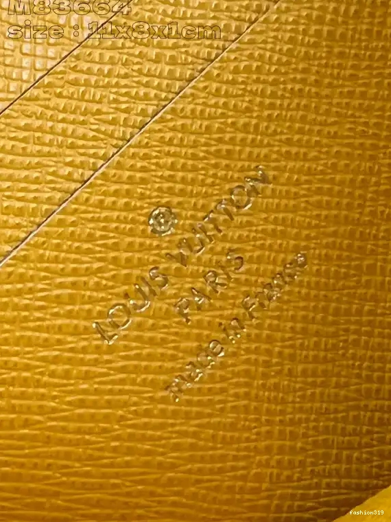 Compact Vuitton Wallet-11*8.5*1.5CM Louis Noa 0420